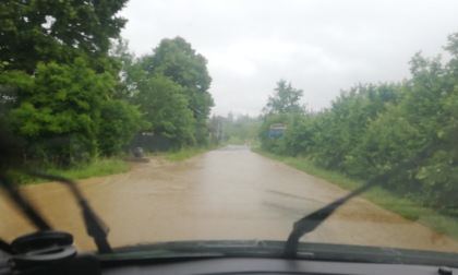 Maltempo: allagamenti lungo le strade di Valmadonna. Disagi anche nel Valenzano