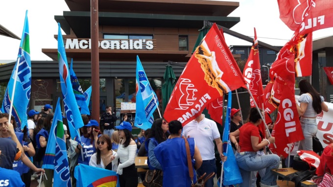 Alessandria: lavoratori McDonald ‘s in sciopero per un salario più dignitoso