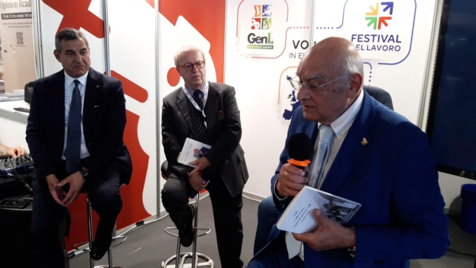 Il presidente del Gruppo Netweek Gianfranco Sciscione presenta il suo libro al Salone di Torino