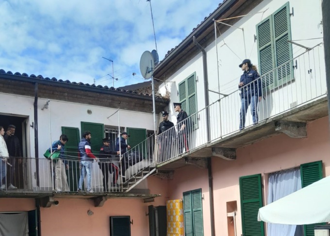 Mattinata di tensione in via 1821 ad Alessandria per uno sfratto