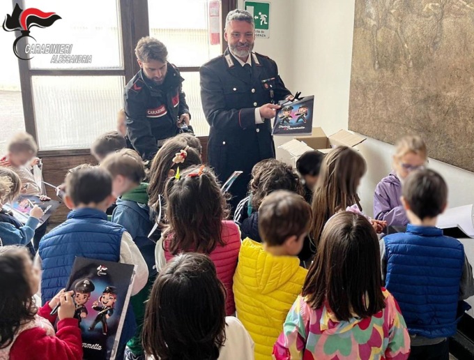 Tortona, alunni dell’Istituto Santa Chiara in visita alla Caserma dei Carabinieri