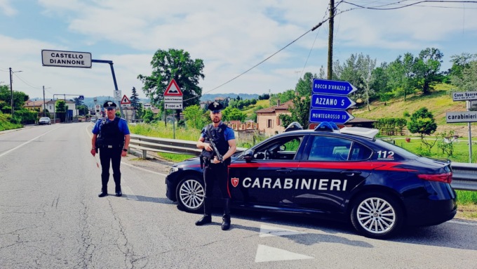 Tenta di truffare un’anziana fingendosi un Carabiniere: arrestato 39enne a Castello D’Annone