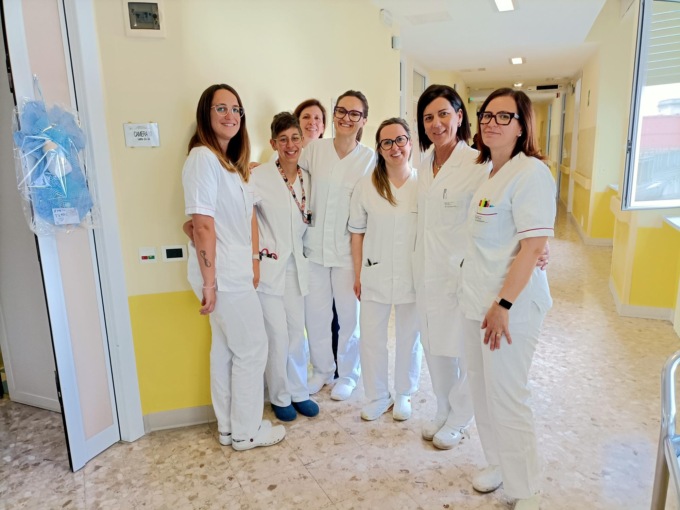 Gravidanza rara e ad altro rischio all’Ospedale di Novi Ligure: Giulia e le sue gemelline stanno bene
