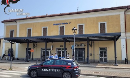 Arquata Scrivia, bloccano il treno in stazione, denunce dei Carabinieri per interruzione pubblico servizio