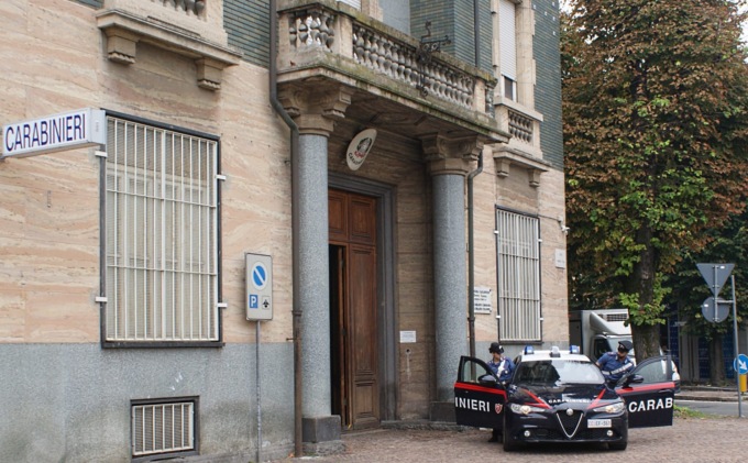 Tortona: arrestato pusher nel parcheggio di un centro commerciale