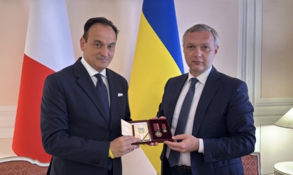 Il presidente Cirio insignito dell'onore al merito dal premier Zelenskyy per impegno pro Ucraina