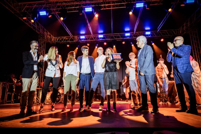 Successo per il concerto benefico di Irene Grandi a Tortona a favore dell’Associazione Enrico Cucchi