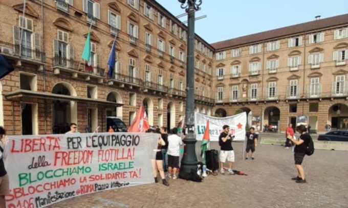 Corteo pro Palestina in centro a Torino, a sostegno della Freedom Flotilla