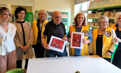 Il Lions Club Bosco Marengo dona una Costituzione Italiana in braille alla Biblioteca di Alessandria