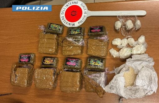 La Polizia sequestra oltre 3 chili di droga: due arresti a Torino