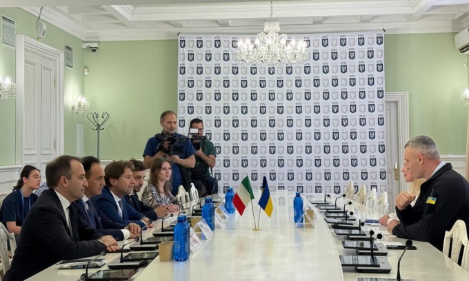 I vertici piemontesi a Kiev, sotto le bombe di Putin. Partecipano al Terzo Summit per la pace