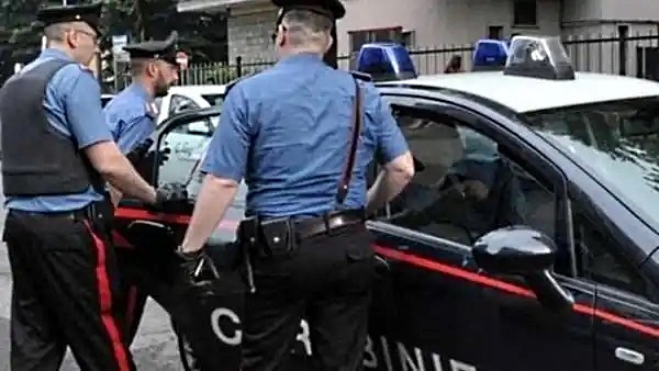 Rissa nel centro storico di Novi Ligure: daspo urbano per nove giovani
