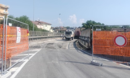 Al via a Tortona i lavori per la messa in sicurezza del cavalcavia. Protestano i camionisti