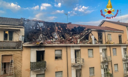 Incendio devasta un palazzo a Torino. Un morto e 5 feriti