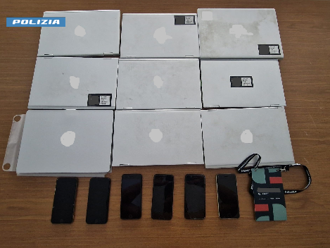 Ruba personal computer e smartphone alle OGR di Torino: arrestato 57enne