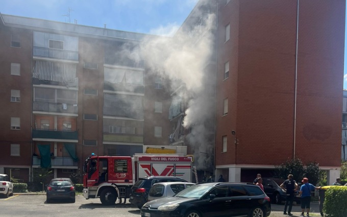 Incendio in un condominio a Novi Ligure: Vigili del Fuoco e 118 sul posto