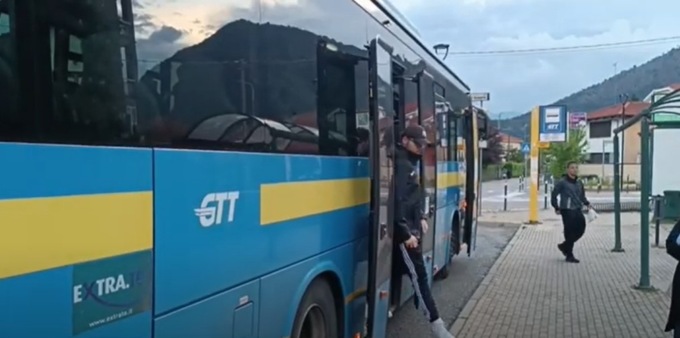 Piossasco, bus fantasma e ritardi infiniti sulla linea Torino-Pinerolo
