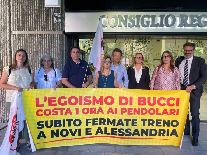 Chiusura Ponte Bressana, presidio in Regione Liguria: “Subito le fermate del treno a Novi e Alessandria”