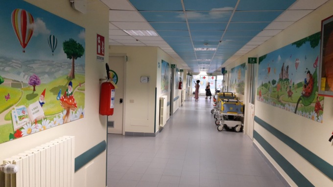 “Il Bosco dei sogni” colora il Pronto Soccorso dell’Infantile di Alessandria