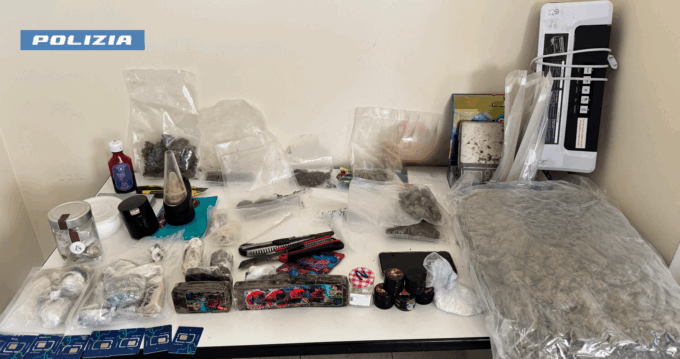 In casa oltre 2 chili di droga pronta per essere venduta: arrestato 30enne a Torino