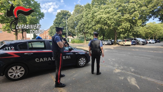 Spaccia droga in casa: arrestato 35enne dai Carabinieri di Venaria