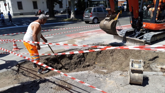 Guasto ad una conduttura idrica tra spalto Marengo e via Di Vittorio ad Alessandria