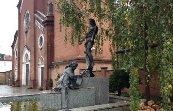 Al via il restauro della fontana del Cristo redentore della Parrocchia di S. Giovanni Evangelista
