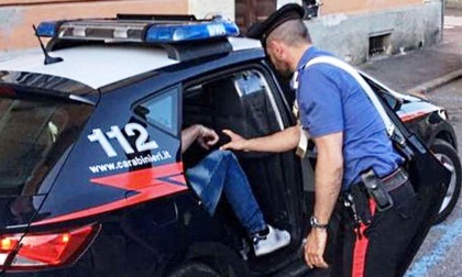 Due anziani si trovano faccia a faccia con il ladro: arrestato dai Carabinieri