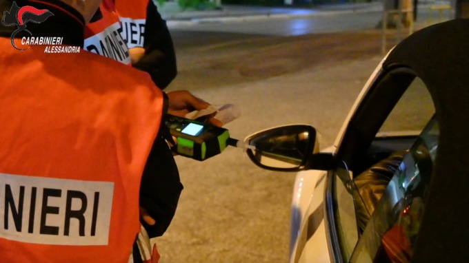 Alessandria, controlli dei Carabinieri per contrasto a uso di droga e abuso di alcool