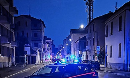 Novi Ligure, passante ferito da cornicione caduto da palazzina