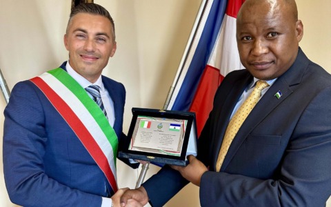 Castelletto Monferrato accoglie l’Ambasciatore del Regno del Lesotho