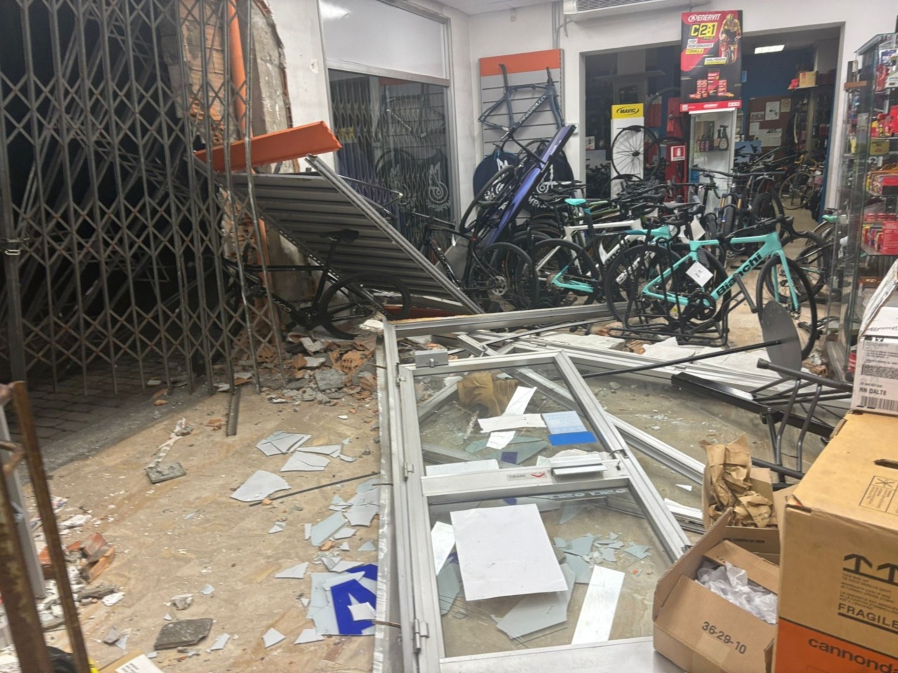 Arquata Scrivia, furto con scasso nel negozio “La Bici”