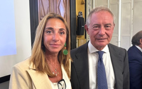 Il ministro Urso a Genova per l’ex Ilva: “La città ha detto sì al forno elettrico”