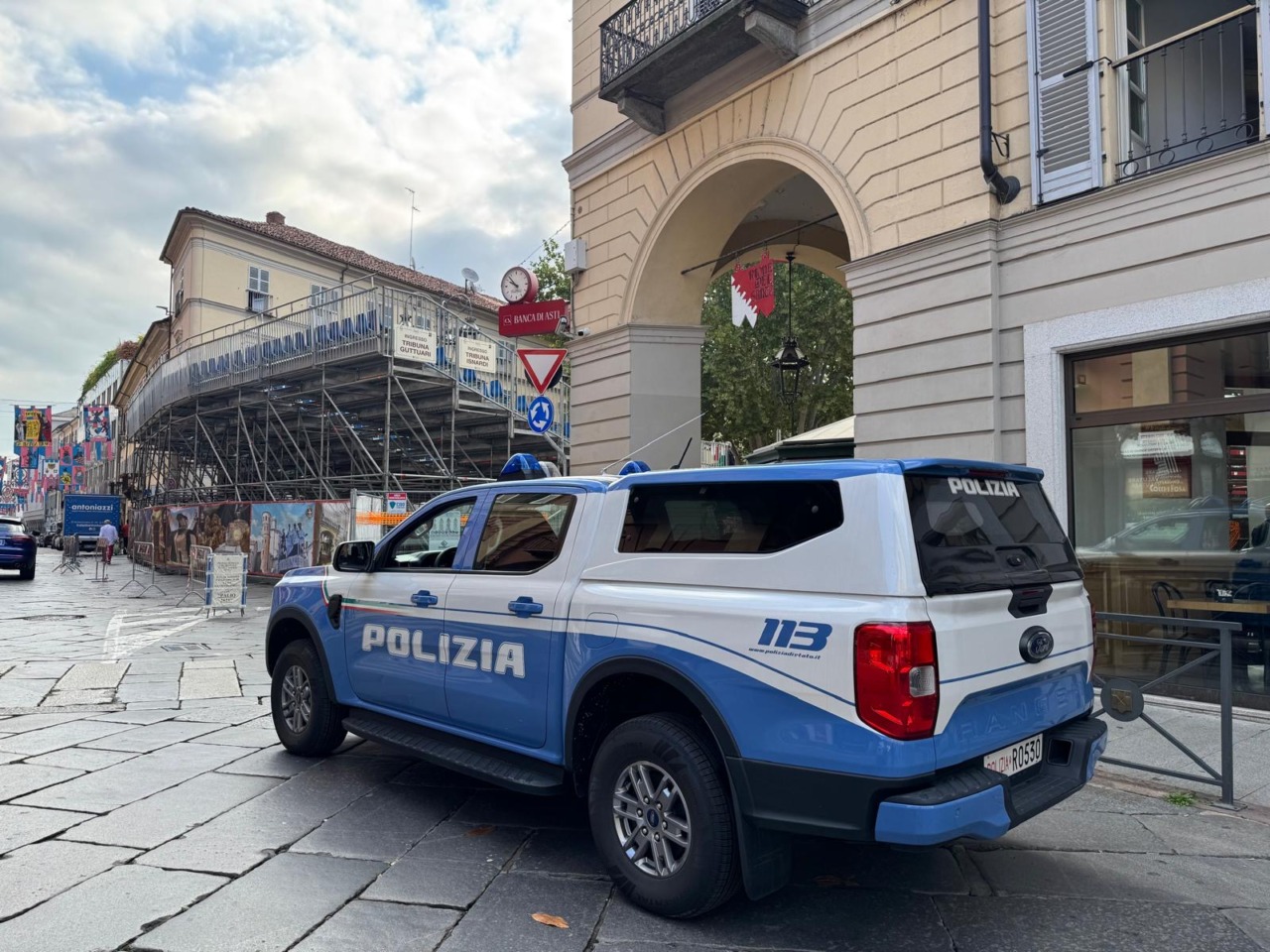 Palio di Asti: giovane malmenata e auto della troupe Rai derubata ad Asti