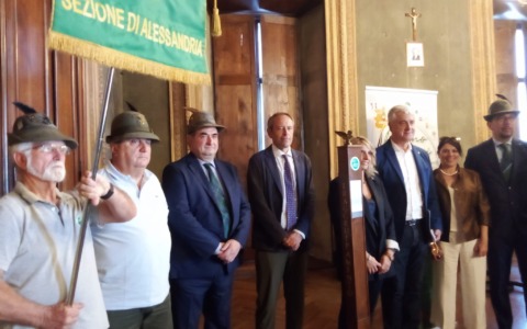 Il 19, 20 e 21 settembre arrivano gli alpini ad Alessandria. L’invito a tappezzare la città col Tricolore