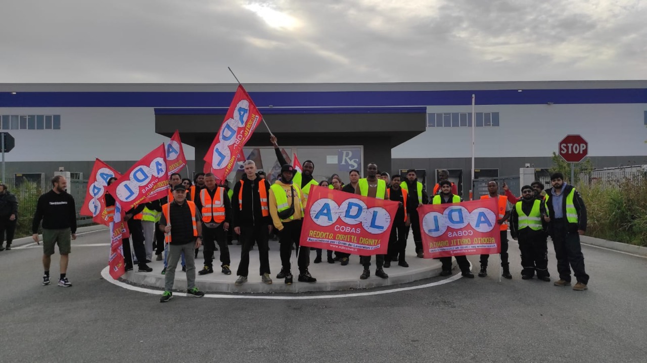 Sciopero al magazzino Rivalta Spedizioni, Adl Cobas: “Pratiche antisindacali della proprietà”