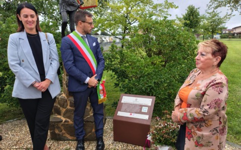 Il Parco Eternot compie 9 anni: Casale Monferrato dedica una targa a Romana Blasotti Pavesi