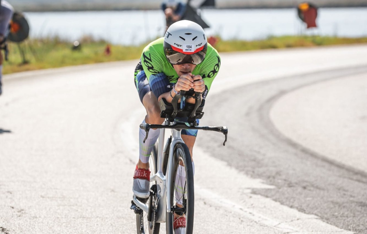 Il novese Simone Berrino secondo assoluto a Cervia e qualificazione mondiale per Nizza 2026