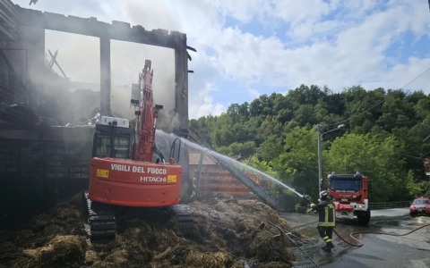 Incendio in un fienile a Castelletto d’Orba