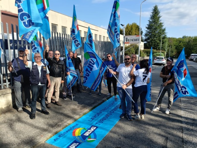 Sciopero vigilanza privata: il presidio davanti alla BTV a Valenza