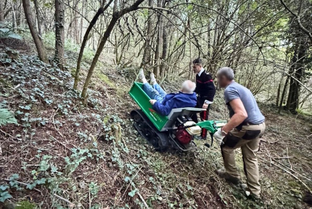 Anziano si perde nei boschi: soccorso dai Carabinieri grazie all’aiuto di un agricoltore