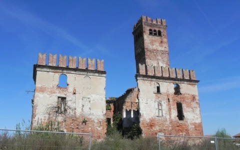 A Casalbagliano problemi idraulici e piazza e castello abbondonati: Priano (FdI) sollecita il Comune