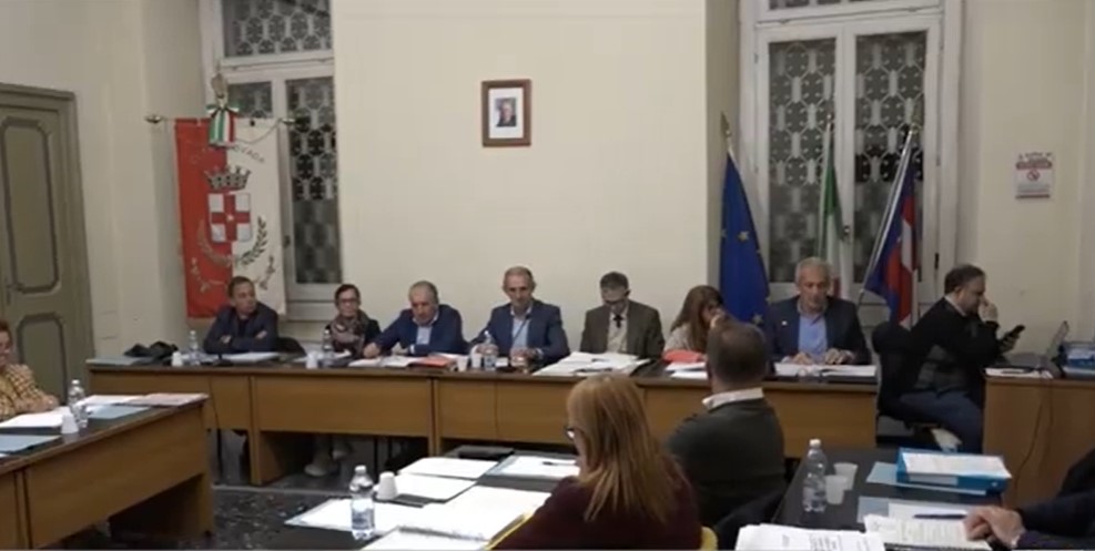 Consiglio comunale fiume ad Ovada, molte le discussioni