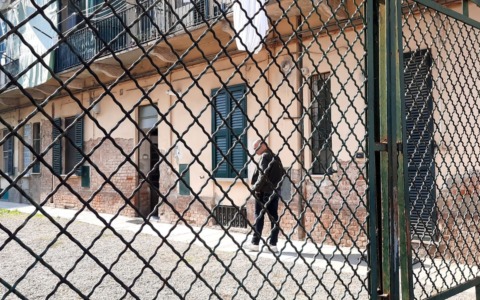 Alessandria: solo l’autopsia potrà svelare la causa del decesso della persona ritrovata in via de Amicis