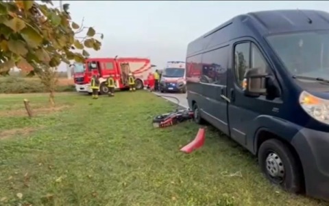 Motociclista di 24 anni perde la vita nel Canavese in uno scontro contro un camion