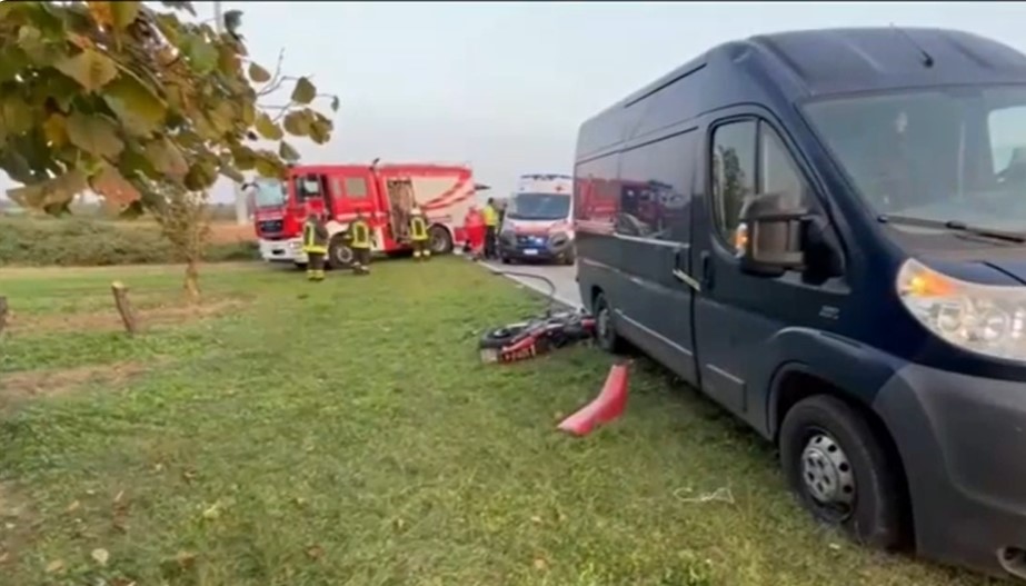 Motociclista di 24 anni perde la vita nel Canavese in uno scontro contro un camion