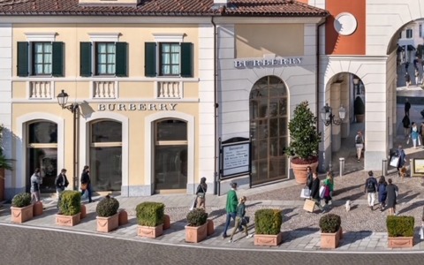 Protesta lavoratori Burberry: adesioni anche nel punto vendita dell’Outlet di Serravalle