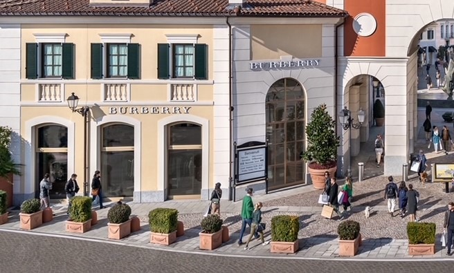 Protesta lavoratori Burberry: adesioni anche nel punto vendita dell’Outlet di Serravalle