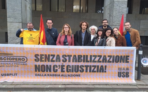 I precari della giustizia in presidio ad Asti