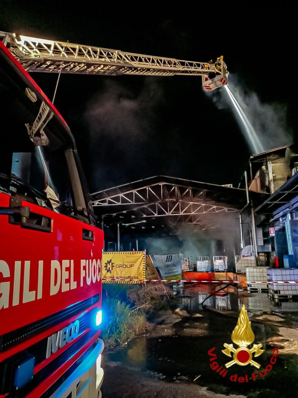 Incendio nella notte alla Teksid Aluminium di Carmagnola: sul posto anche tecnici di Arpa
